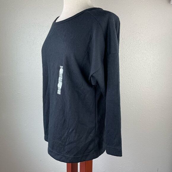 NWT Passports Black Long Sleeve T-Shirt Size M - Picture 2 of 6